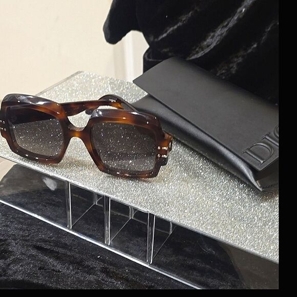 Dior Signature S1U 26A1 Butterfly Sunglasses - Picture 10 of 15